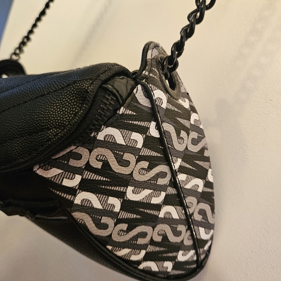 Steve Madden Black Crossbody Bag - Picture 2 of 5